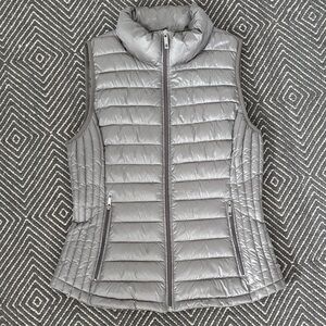 Tommy Hilfiger Women's Silver Puffer Vest Sz Small